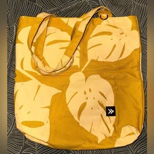 Thread Tote bag